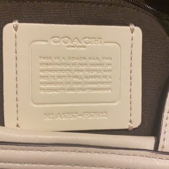 Authentic Coach Shoulder Bag - Picture 5 of 9